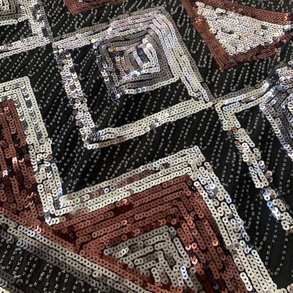 ♥️ Multi Sequin Mini Skirt - Picture 3 of 6